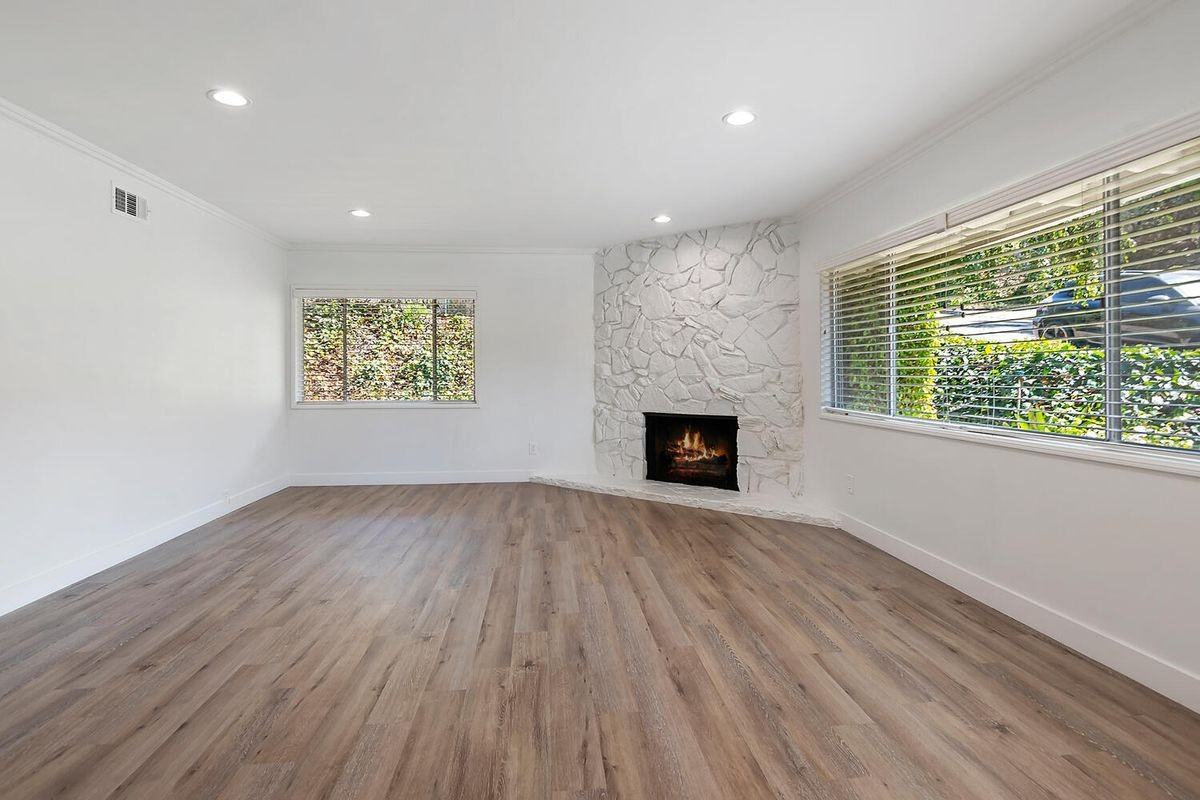 11555 Duque Dr - Photo 3 of 23