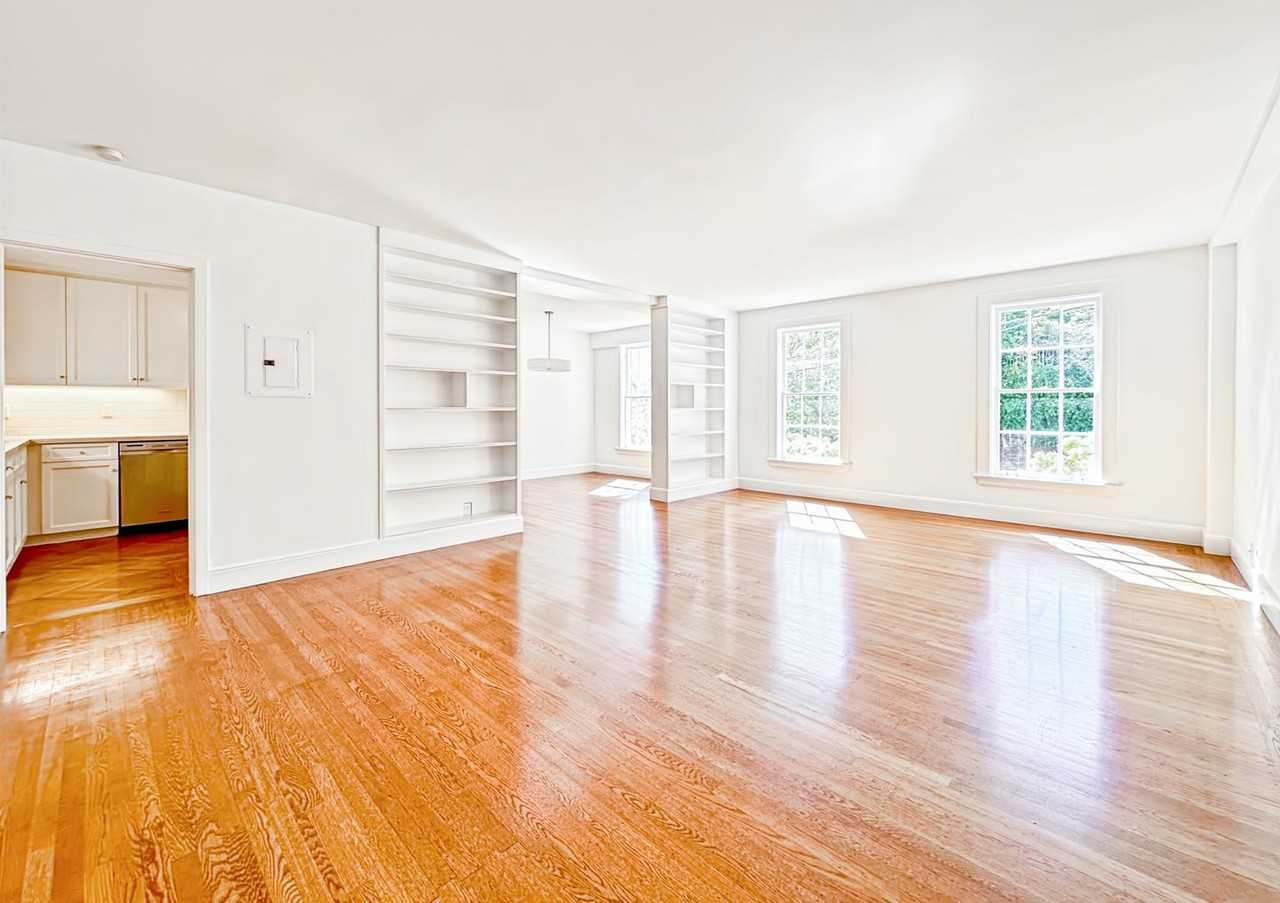 2999 Pacific Ave - Photo 3 of 25