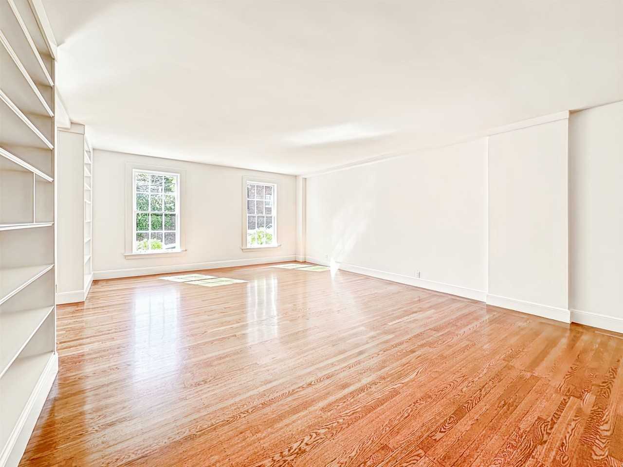 2999 Pacific Ave - Photo 4 of 25