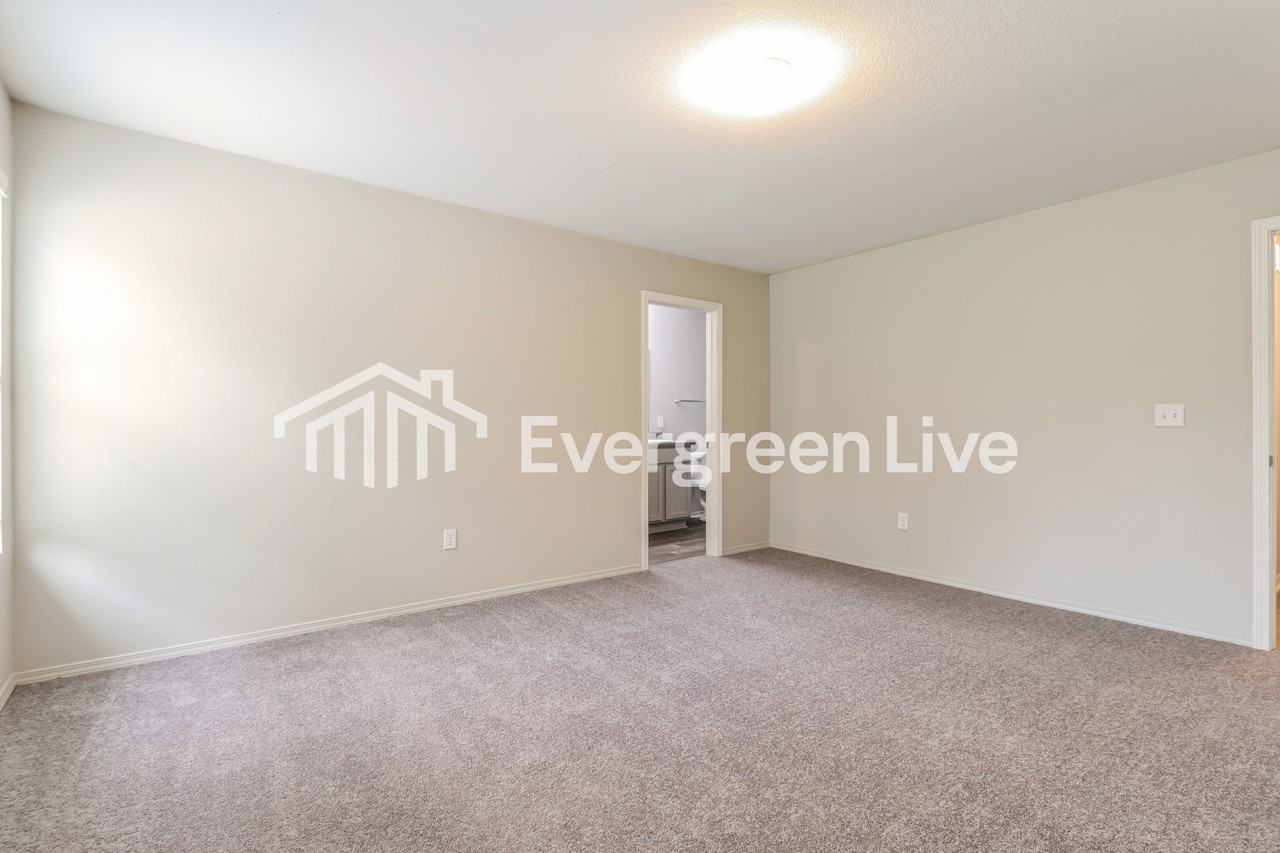 18 Harvest Ln - Photo 3 of 15