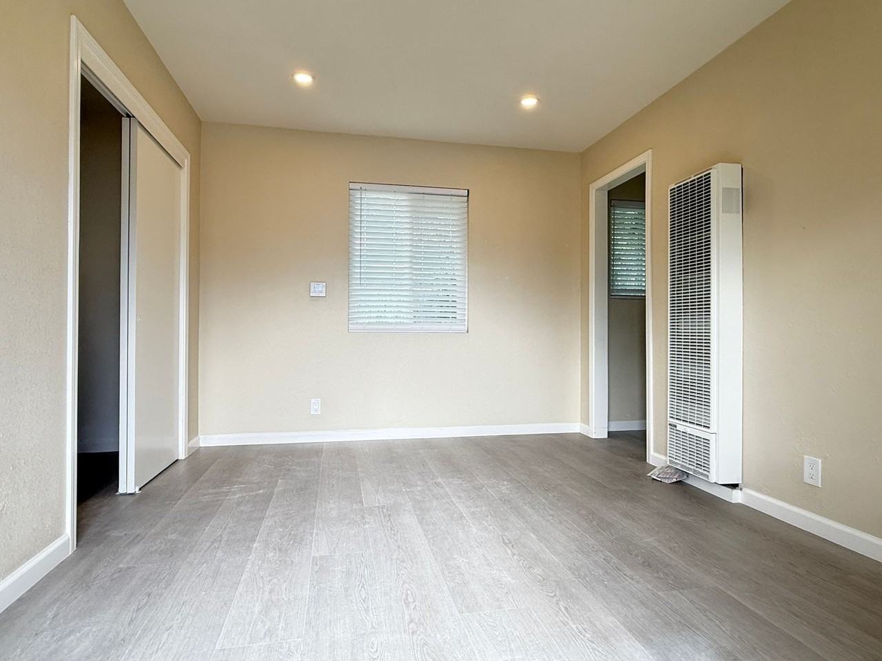 1060 Boranda Ave - Photo 3 of 18