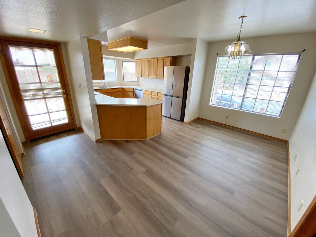 11343 W Townley Ave - Photo 5 of 29