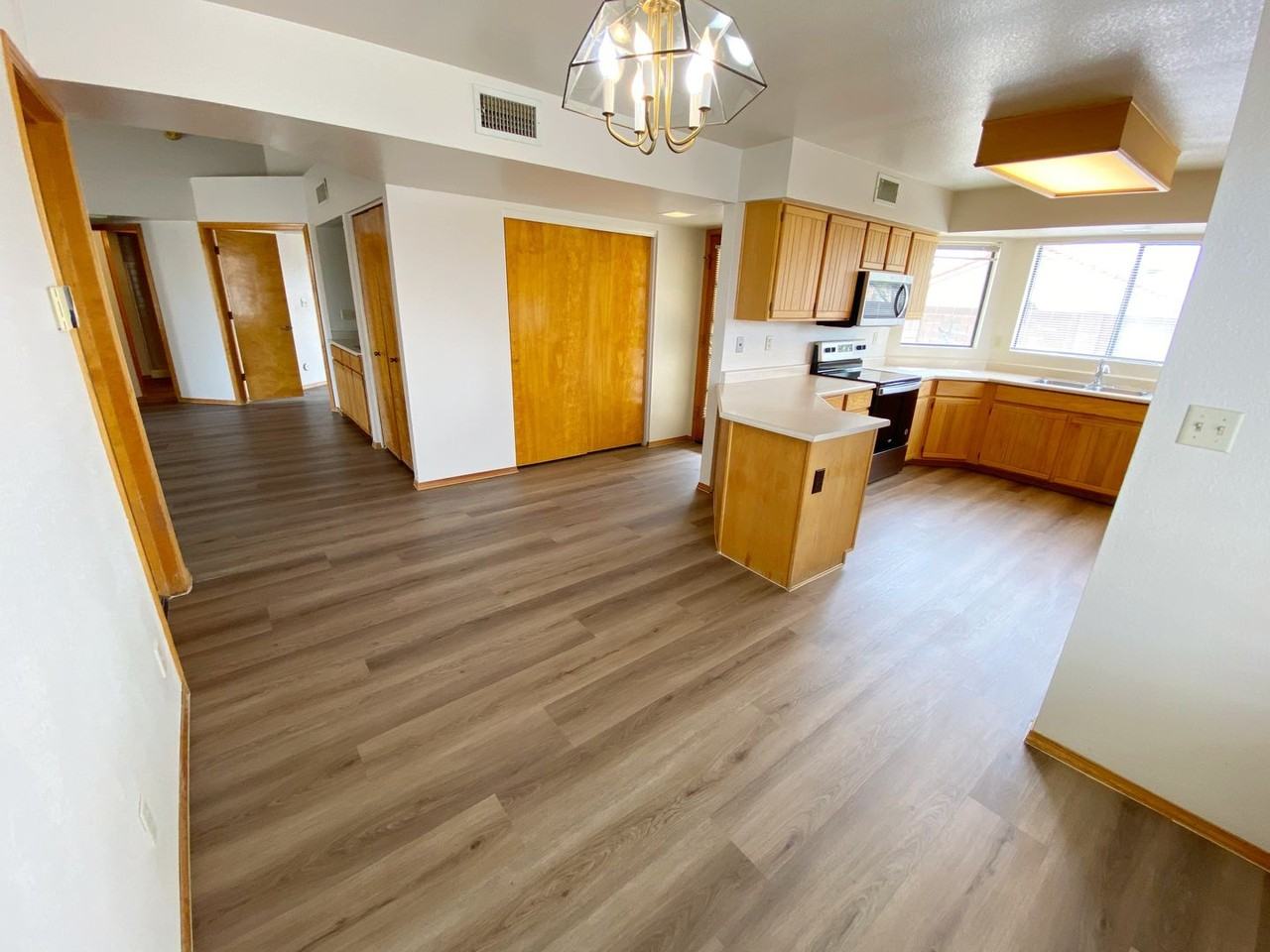 11343 W Townley Ave - Photo 6 of 29