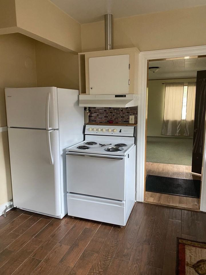 606 Fulton St - Photo 2 of 13