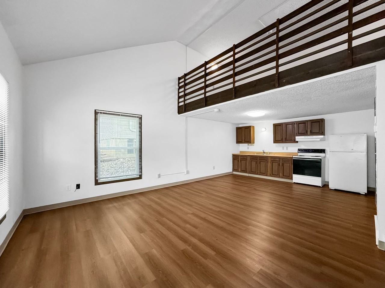 2317/2319 Knapp Street - Photo 2 of 36