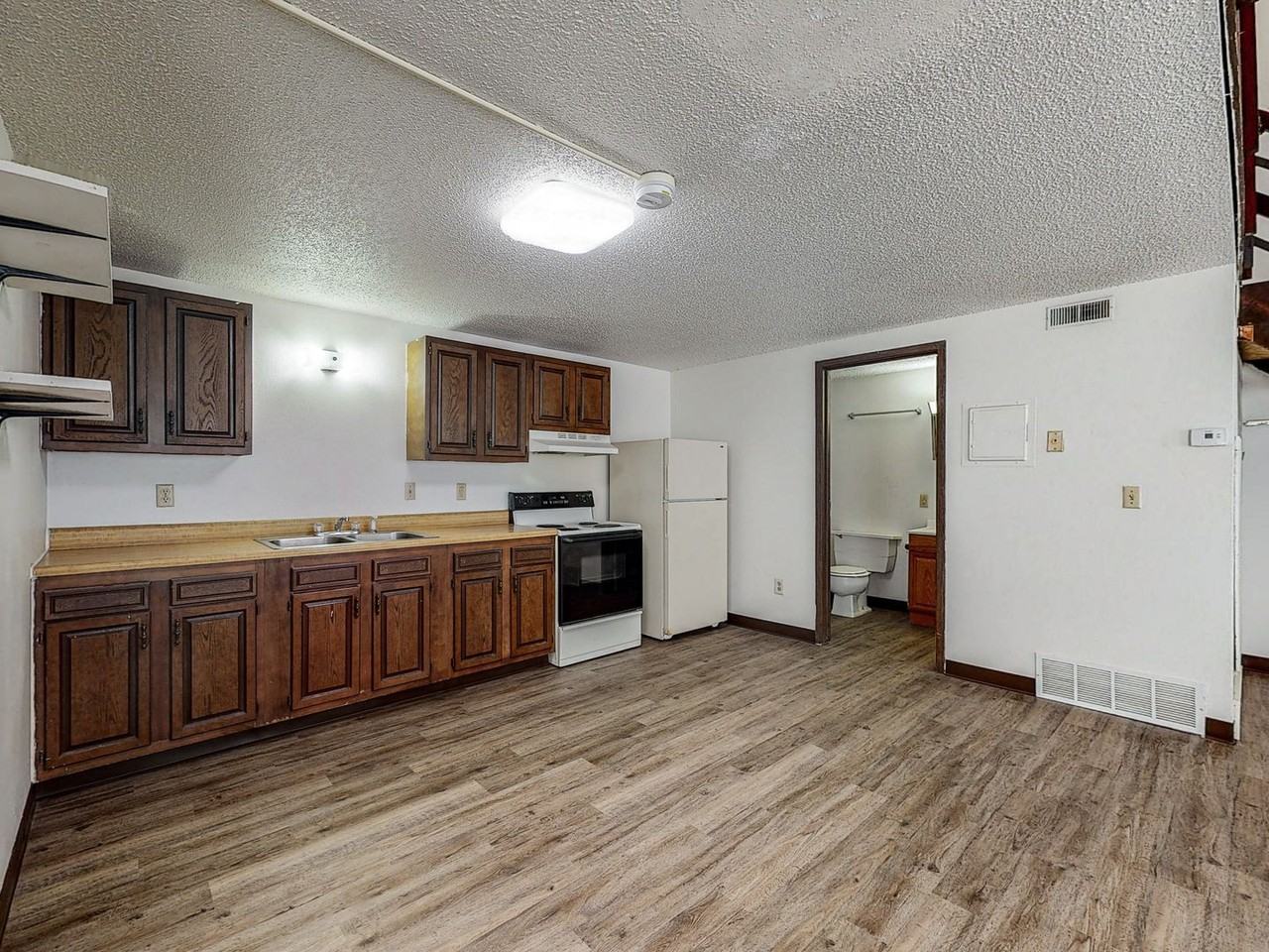 2317/2319 Knapp Street - Photo 6 of 16