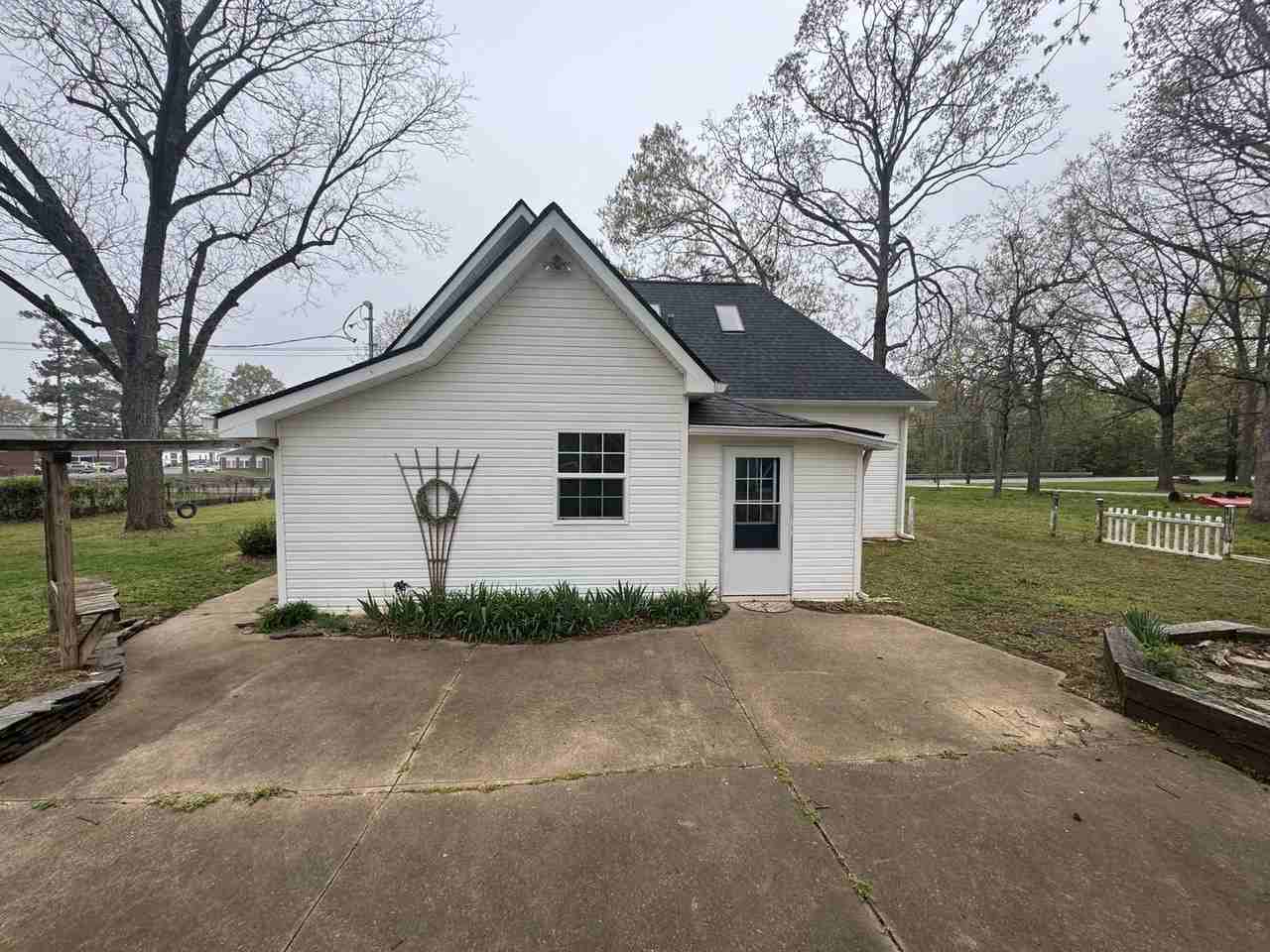 108 Stockton St - Photo 3 of 47