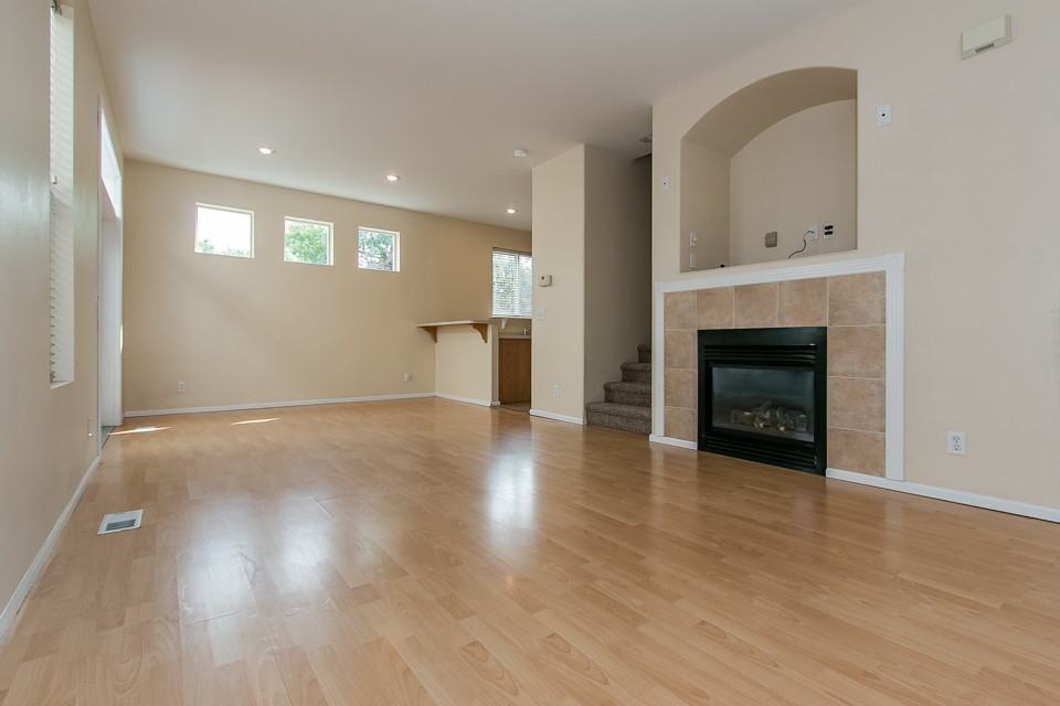 5226 Wales Dr - Photo 3 of 20