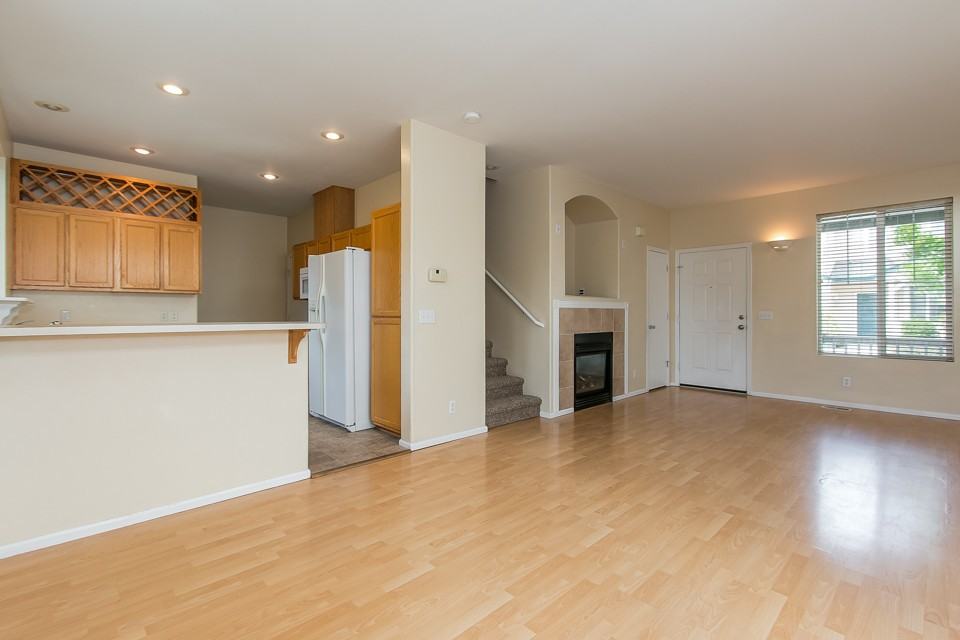 5226 Wales Dr - Photo 4 of 20