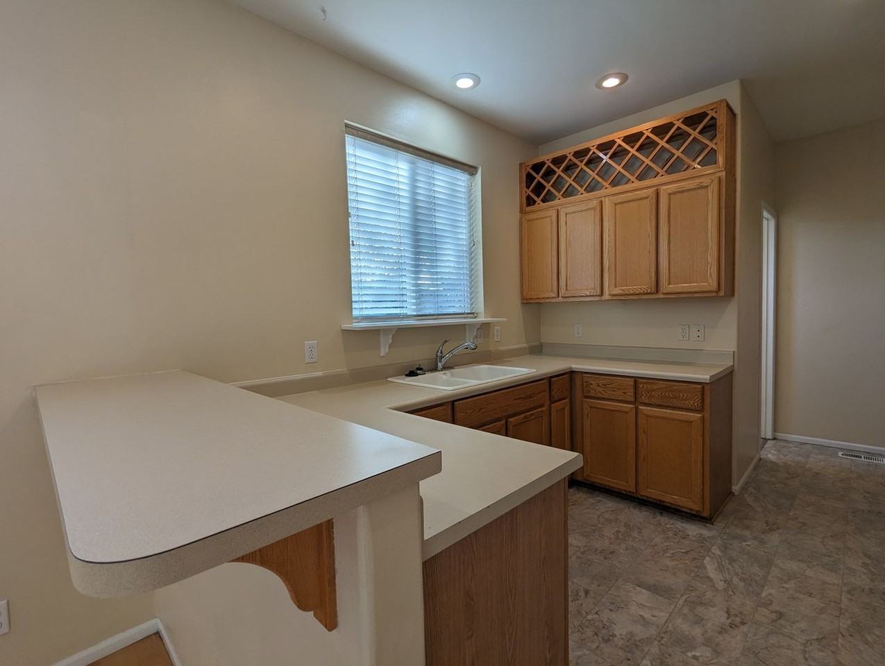 5226 Wales Dr - Photo 6 of 20
