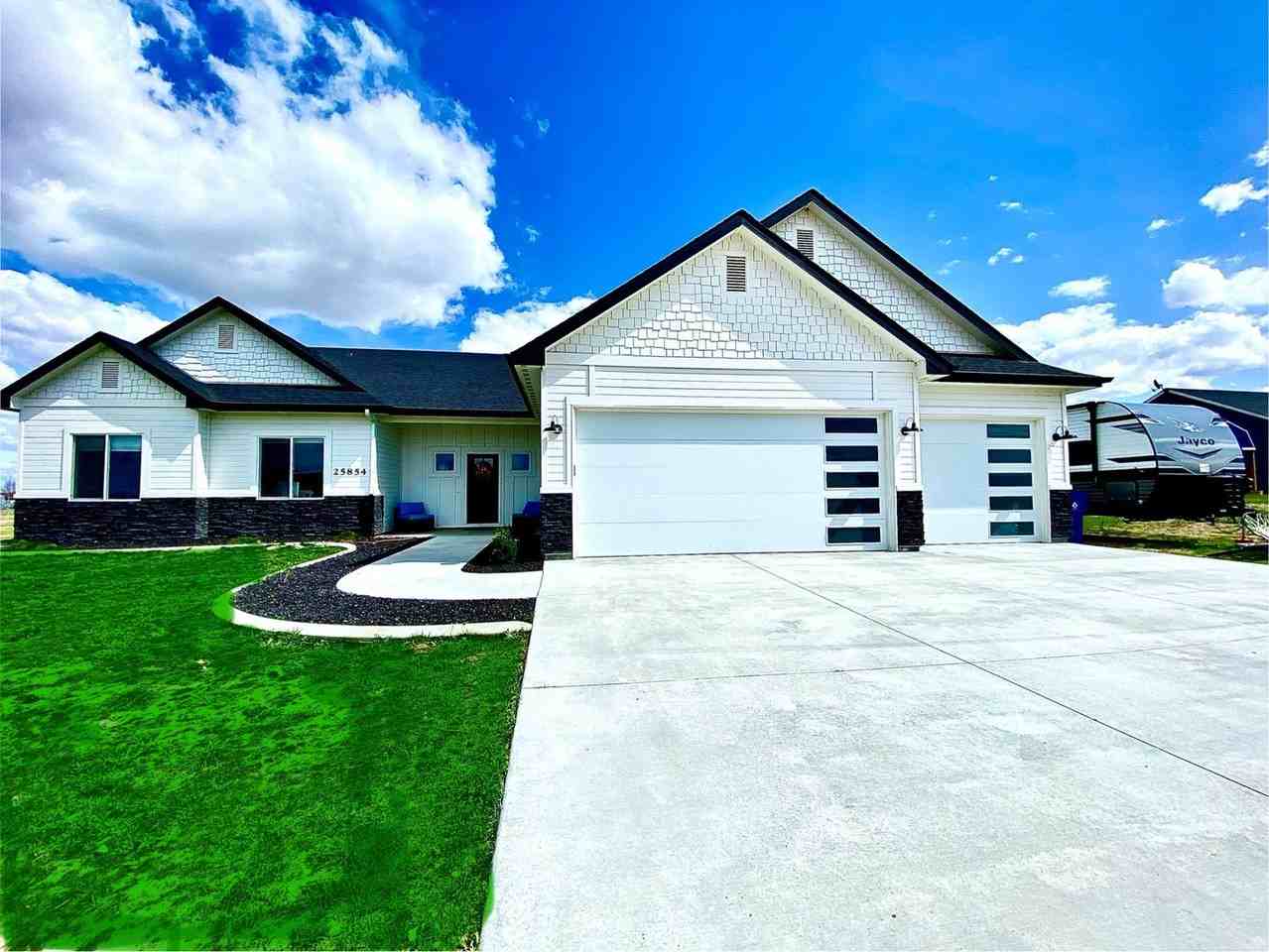 25854 Clydesdale Ln - Photo 2 of 50