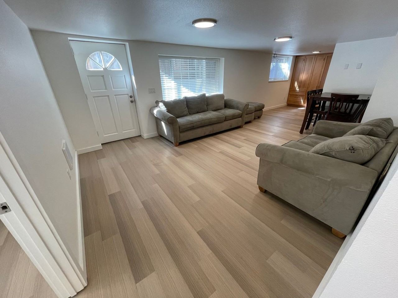 2427 Ne 9th Ave #B - Photo 4 of 14