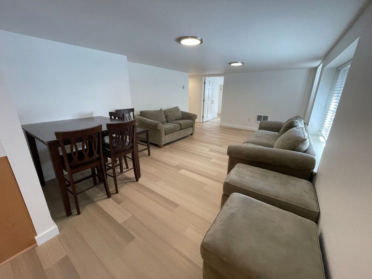 2427 Ne 9th Ave #B - Photo 5 of 14