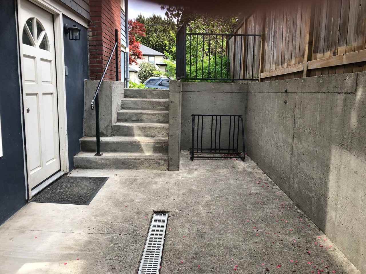 2427 Ne 9th Ave #B - Photo 2 of 14