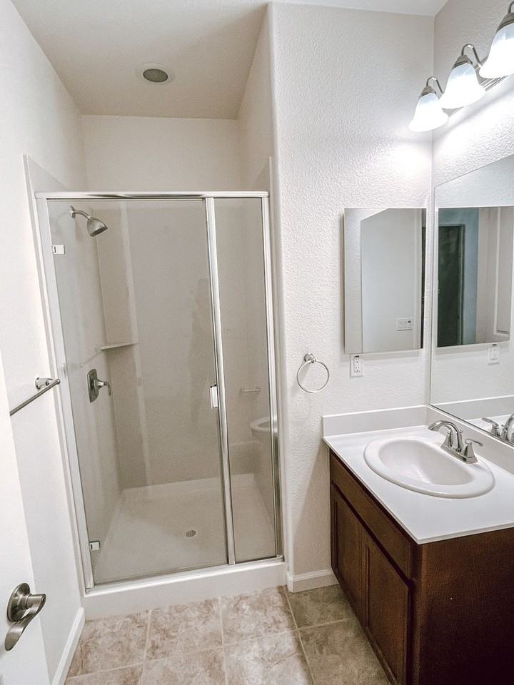 2297 Central Pkwy - Photo 2 of 16