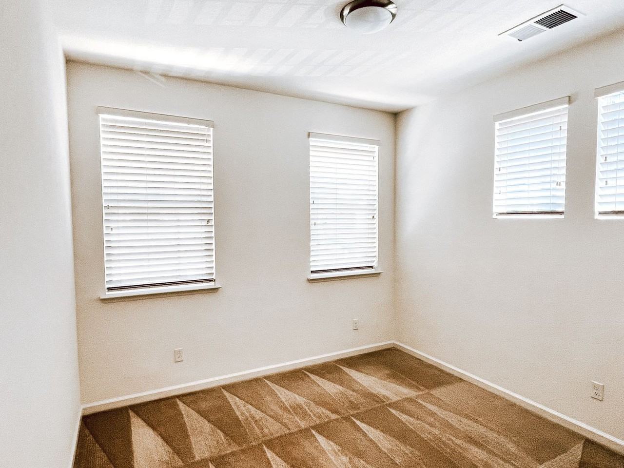 2297 Central Pkwy - Photo 5 of 16