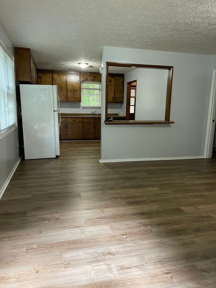 332 Edgewood Dr - Photo 4 of 15