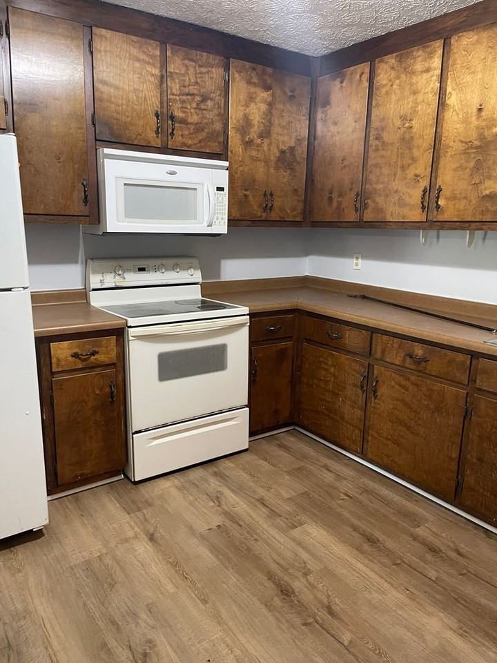 332 Edgewood Dr - Photo 7 of 15