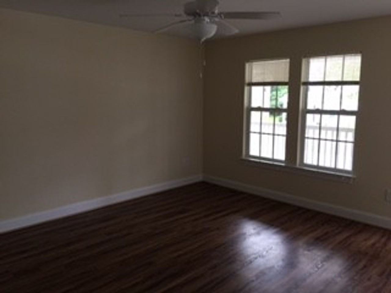 1116A Greenwood Ave - Photo 2 of 5