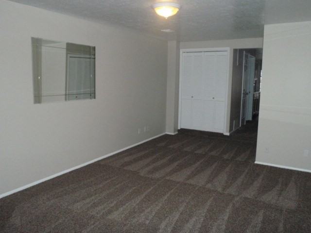 260 Meadow Ln - Photo 2 of 8