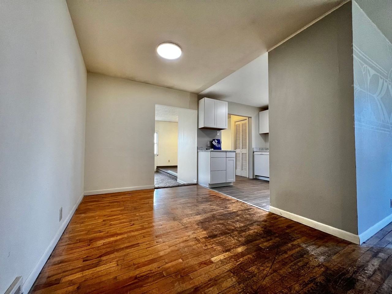 1044 Meadowbrook Dr - Photo 7 of 32