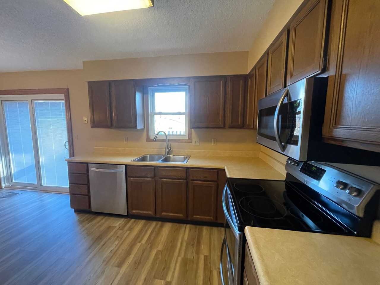 2317 Sundance Cir S - Photo 3 of 15