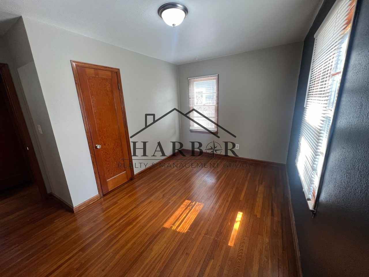 709 5th Ave Sw - Photo 3 of 15