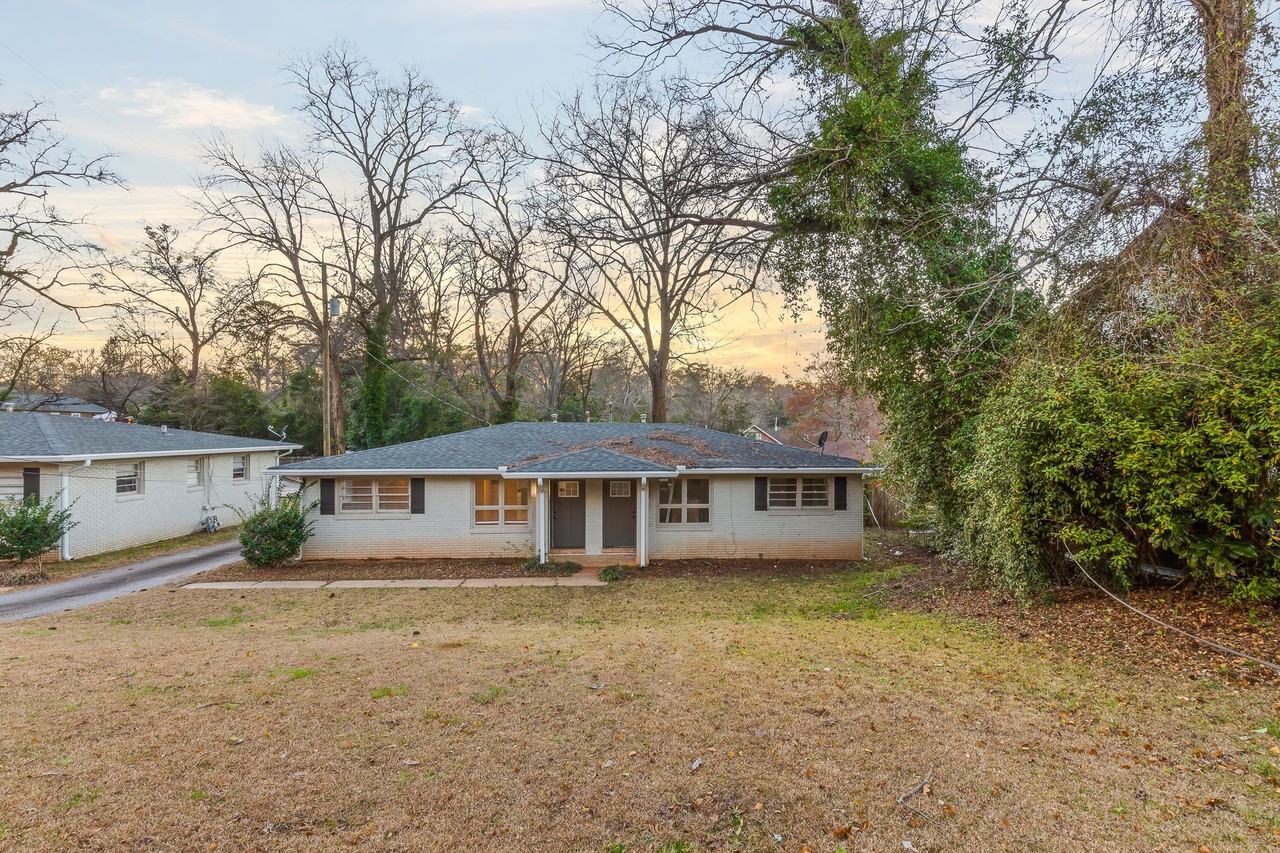 307 Springdale Dr - Photo 2 of 15