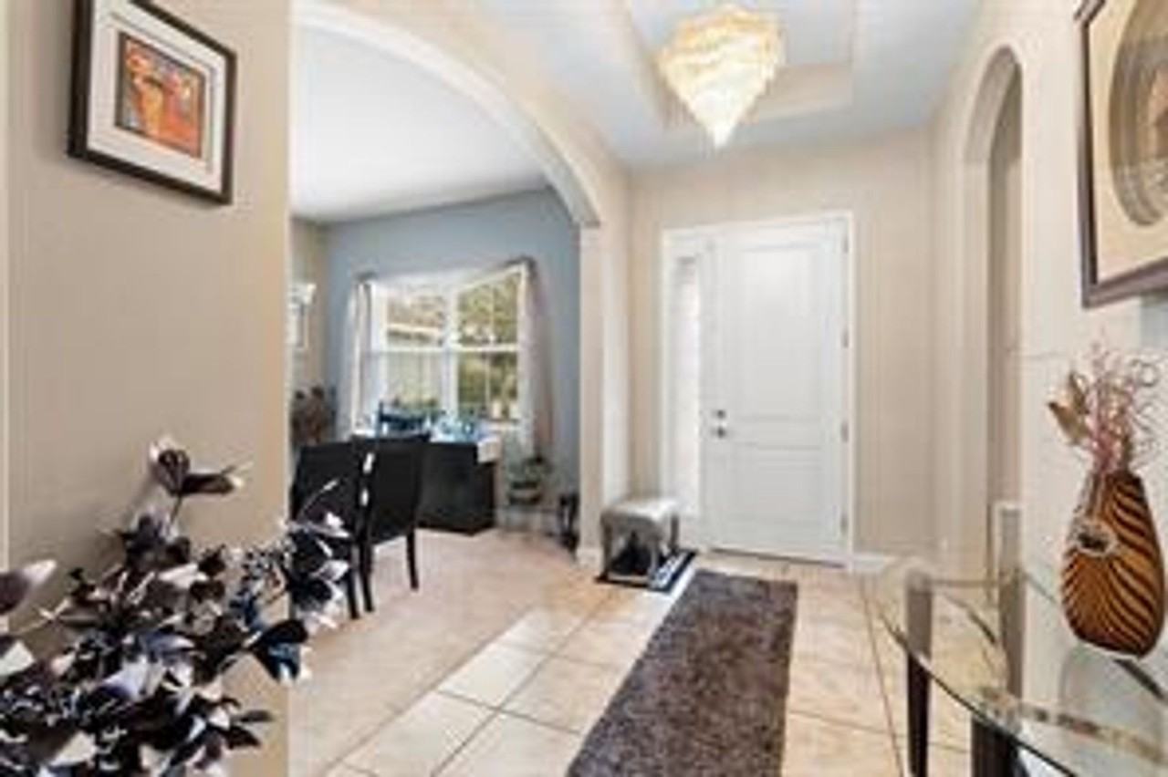 1105 Gardenshire Ln - Photo 3 of 39