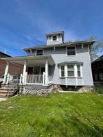 featured image of 912 Clinton Ave S