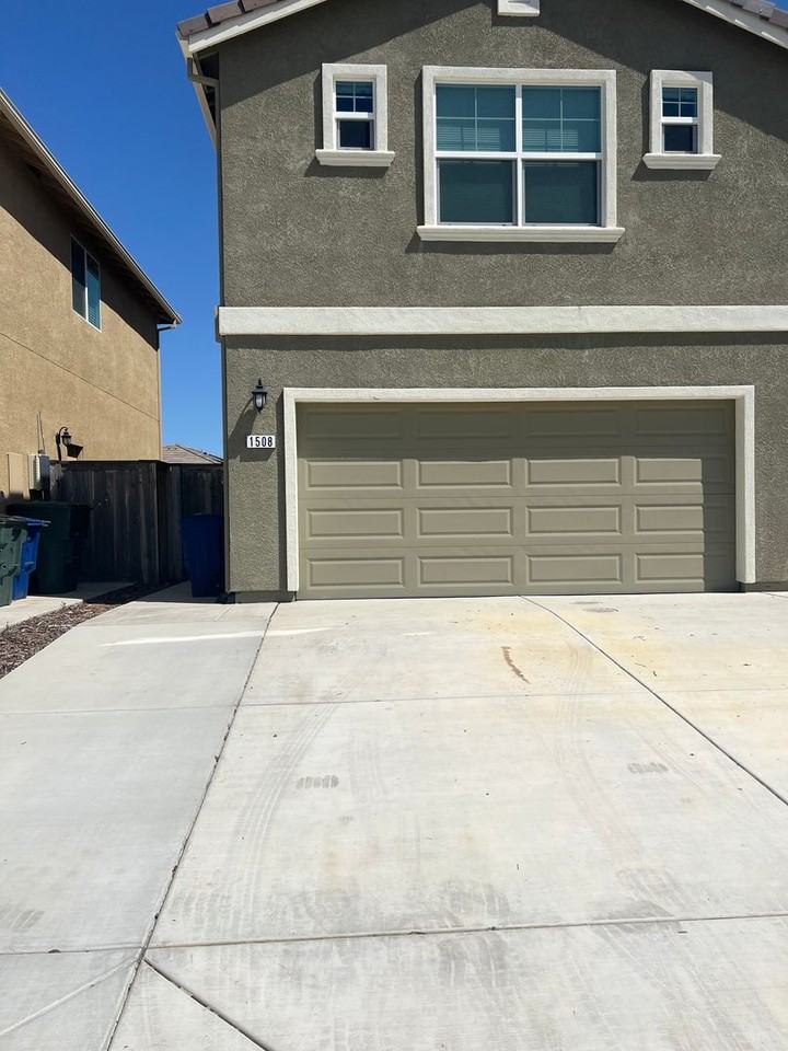 1508 Lahonton Way - Photo 3 of 27