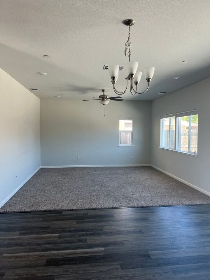 1508 Lahonton Way - Photo 4 of 27