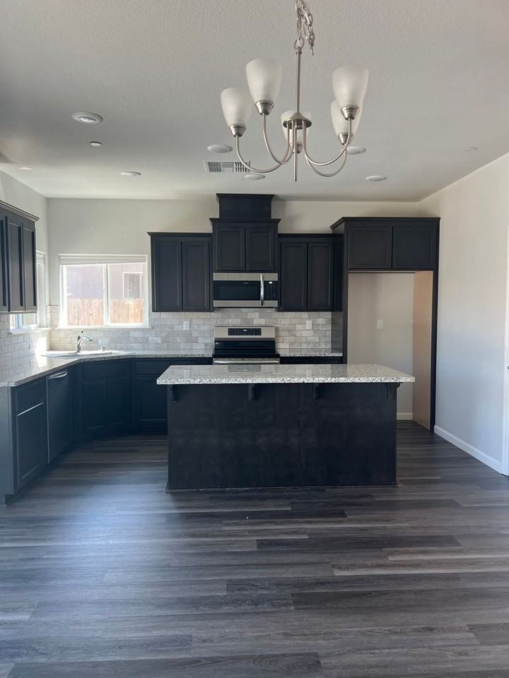 1508 Lahonton Way - Photo 5 of 27