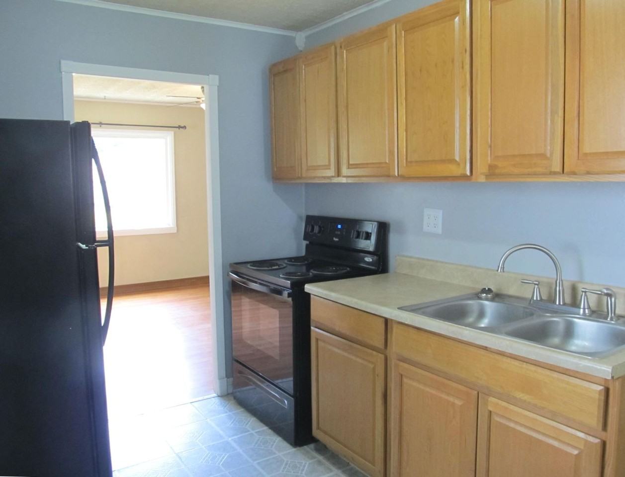 3324 S Rose St - Photo 2 of 12