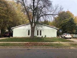featured image of 913 Harbor House Dr