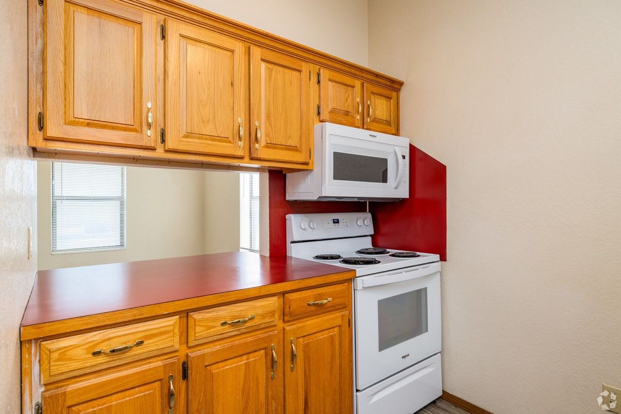 Bear Town - Photo 4 of 20