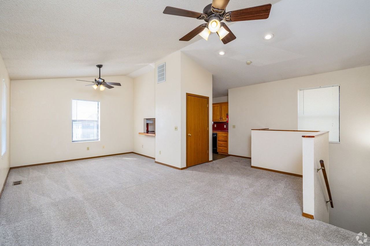 Bear Town - Photo 5 of 20