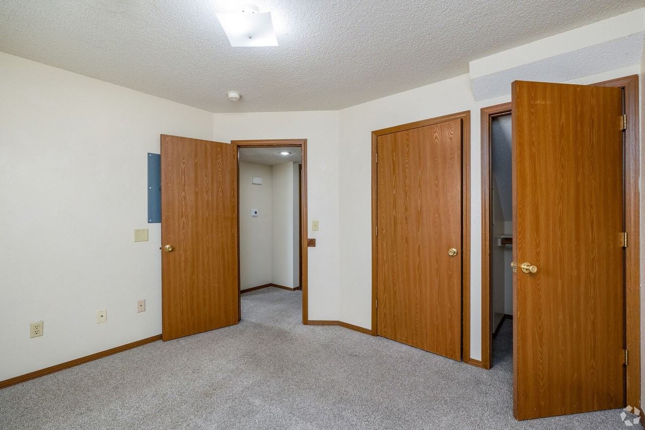 Bear Town - Photo 6 of 20