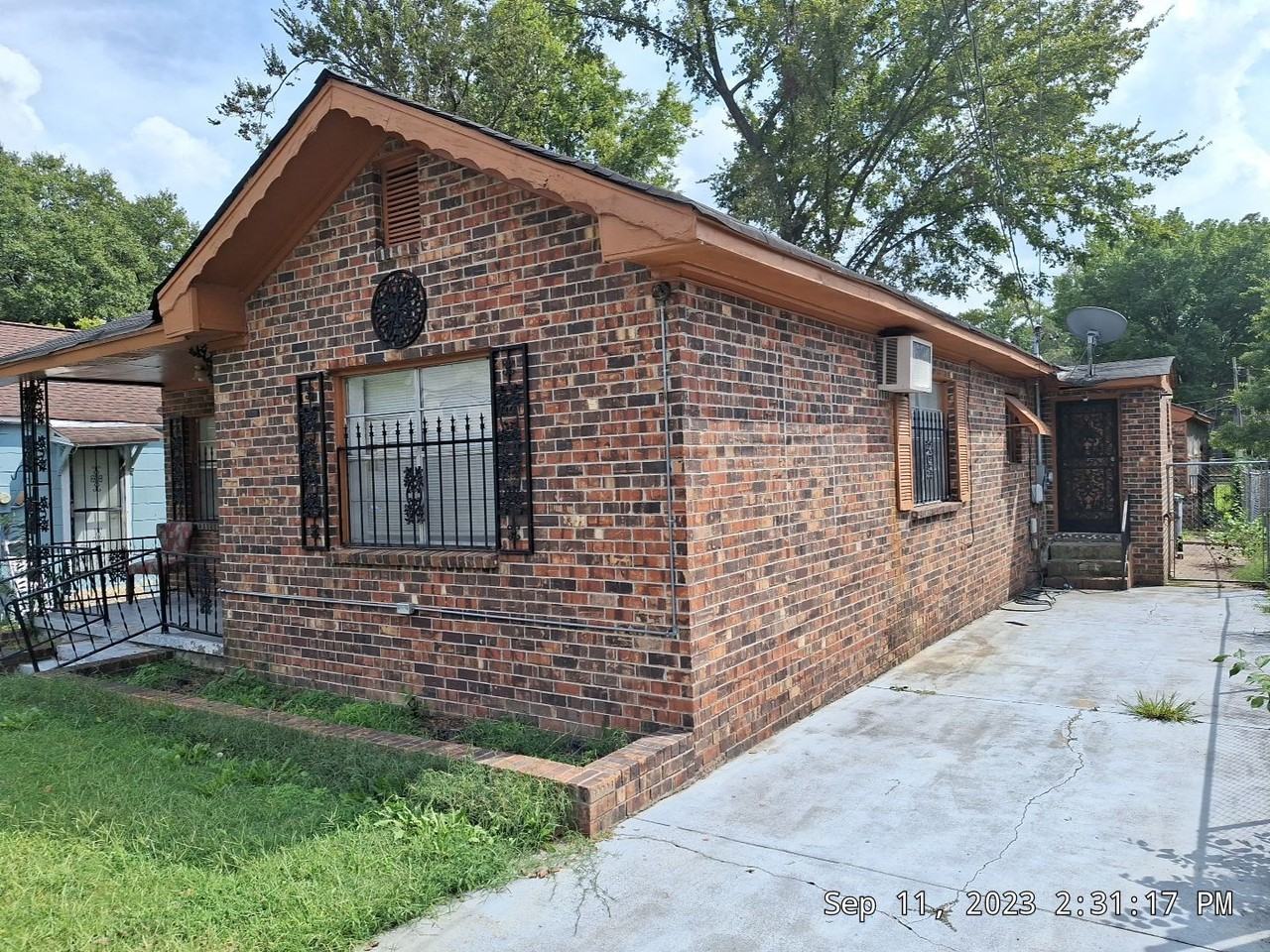 2271 Hubbard Ave - Photo 2 of 2