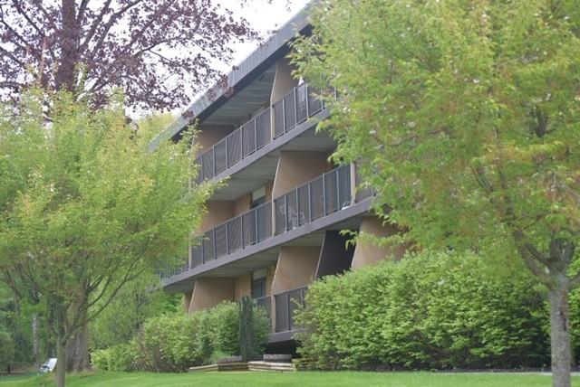 Country Club Apartments - Photo 6 of 38