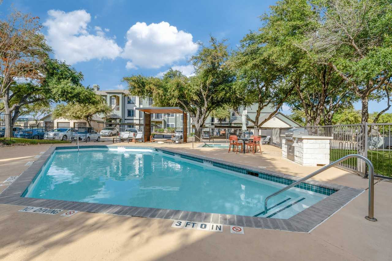 Stetson Apartments - Photo 5 of 24