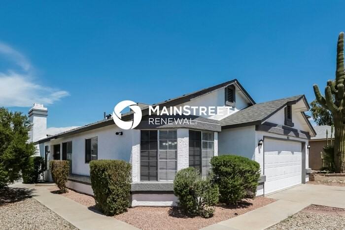 8876 W Michelle Dr - Photo 3 of 16