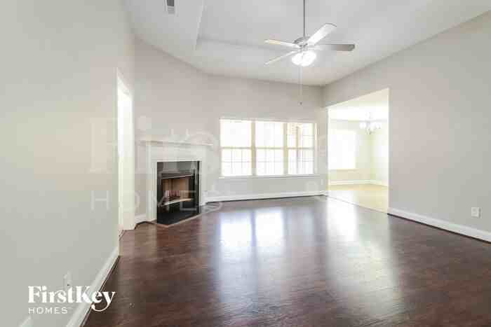 460 River Crest Dr N - Photo 3 of 15