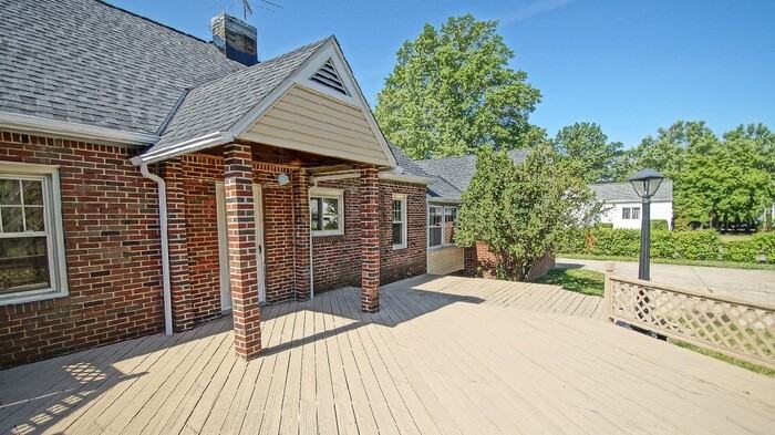 5651 Highland Rd - Photo 3 of 17