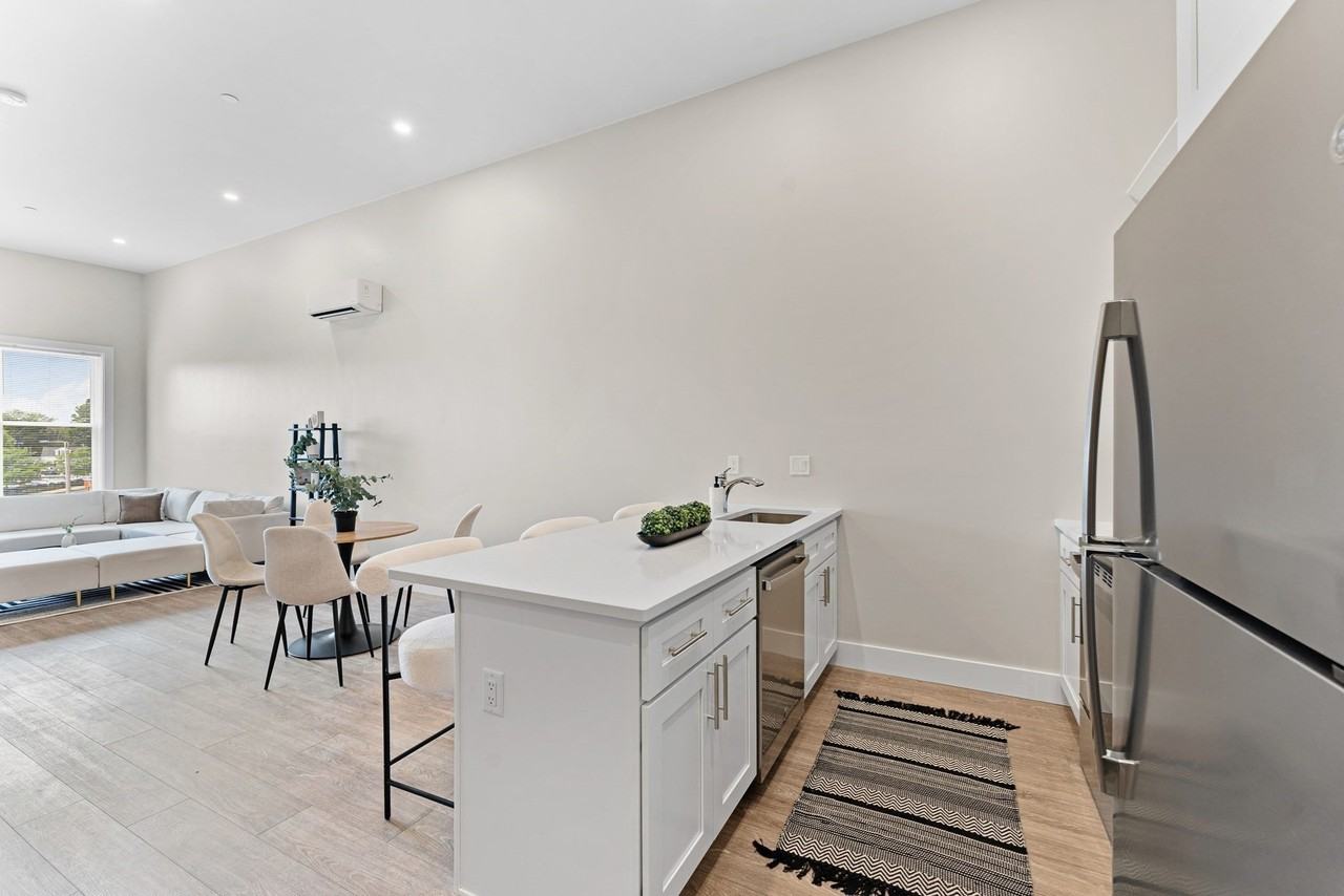 58 River St #11A - Photo 4 of 11