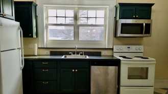 147 College St N #3 - Photo 1 of 1