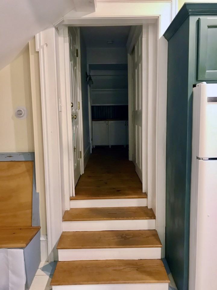 147 College St N #3 - Photo 4 of 15