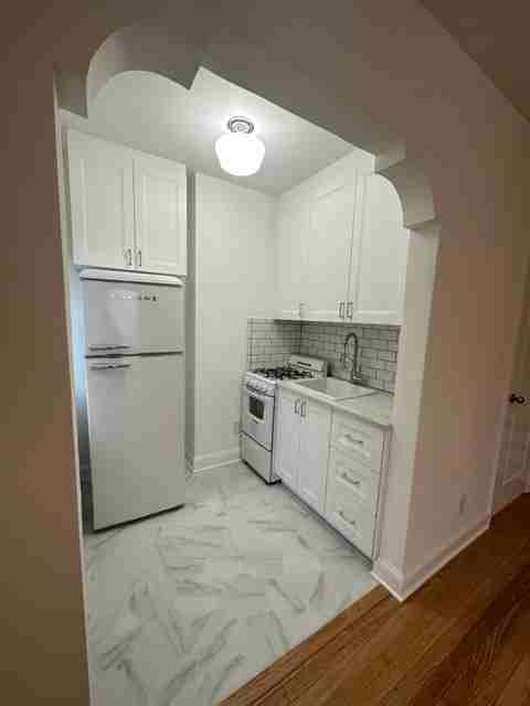 2203 Regent St #1 - Photo 6 of 8