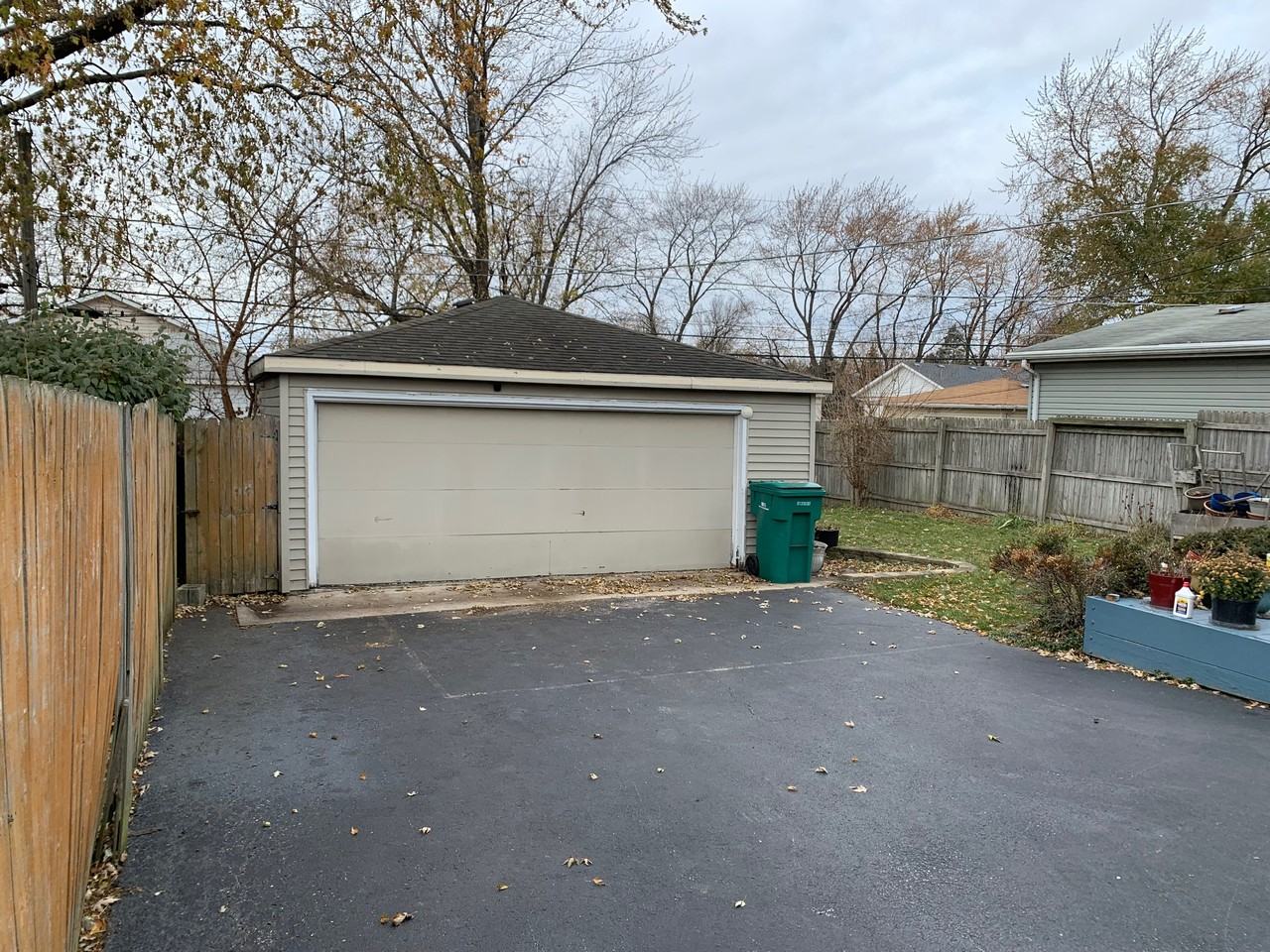 16732 Hobart Ave #NA - Photo 5 of 31