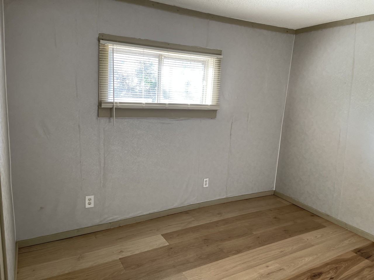 1565 Latham St #NA - Photo 2 of 11